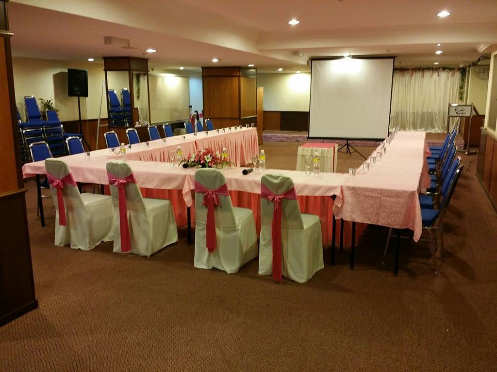 Hotel Sri Garden Sdn. Bhd. Kangar Bagian luar foto